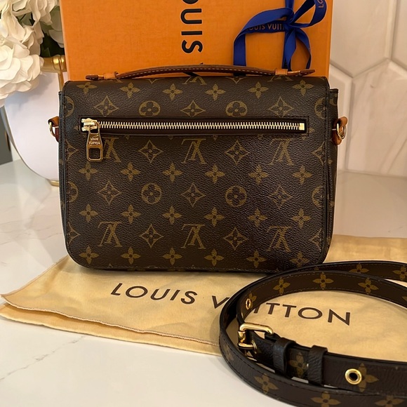 Louis Vuitton Métis Pochette Monogram Canvas Shoulder Crossbody Bag - Picture 3 of 17